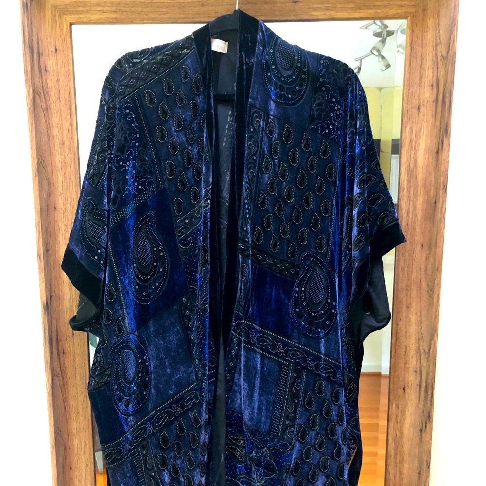 FREE PEOPLE Dark Paradise Velvet Paisley Kimono